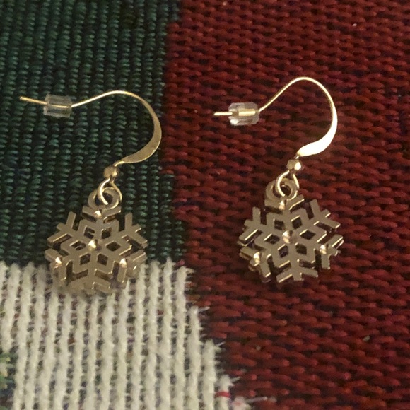 Handmade Brand New Christmas Snowflake Earrings - Picture 5 of 5